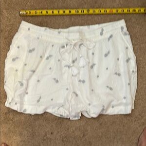 Old Navy White Shorts with Silver  Embroidered Pineapples NWT